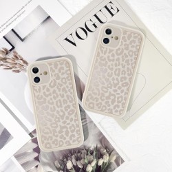Outlet Etui do iPhone 16 6.1" Białe Matowe Panterka Ultra Cienkie