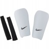 Ochraniacze piłkarskie Nike J Guard CE SP2162100 białe rozmiar M
