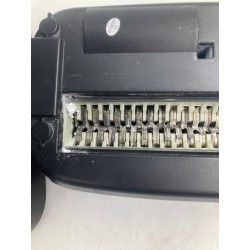Outlet Niszczarka 15L Amazon Basics C217-C 8 arkuszy CD P-4 Czarny