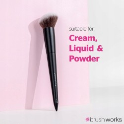 Brushworks Nr 7 kątowy pędzel do różu w kolorze czarnym