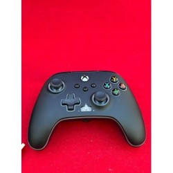 Pad przewodowy PowerA 1522360-01 czarny 25 przycisków do konsoli XBOX OPIS