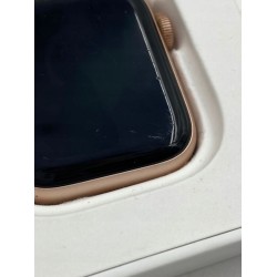 Outlet Smartwatch Apple Watch SE GPS 40mm różowy OPIS
