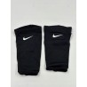 Outlet Opaska podtrzymująca Nike Guard Lock Elite Sleeve rozmiar M czarny