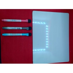 Outlet Zestaw 3 flamastrów oraz tablicy 22cm x 30cm obustronna mała szkolna