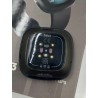 USZKODZONY Smartwatch Fitbit Versa czarny GPS pomiar tętna OPIS