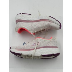 Buty treningowe Skechers Max Cushioning Delta 36