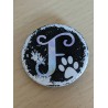 Litera F akwarela kot pies łapa monogram litera początkowa F OPIS