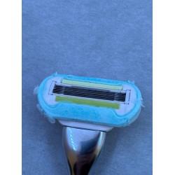 Gillette Extra Smooth Platinum zestaw prezentowy damska + akcesoria OPIS