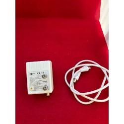 Outlet Wzmacniacz antenowy do dwóch urządzeń 3W częstotliwość: 47 - 862 MHz
