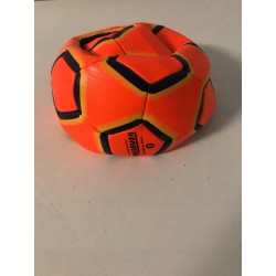 Outlet Piłka nożna Lionstrike LS190Y r. 4 pomarańczowa