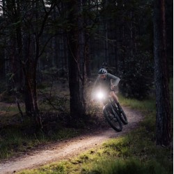 Outlet Magicshine lampka przednia RAY 1600B światło 1600 lm 3 tryby światła