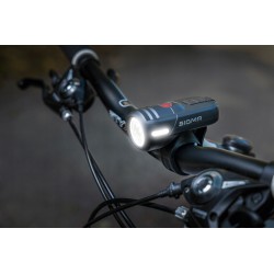 Oświetlenie rowerowe przednie Sigma Sport Aura 45 czas pracy 21 h 2 tryby