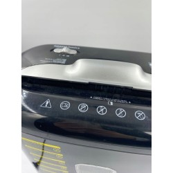 Outlet Niszczarka Amazon Basics do papieru kart kredytowych 5-6 arkuszyOPIS
