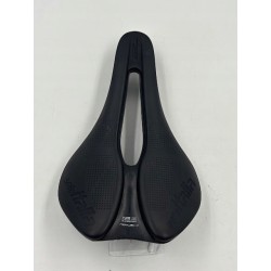 Siodełko Selle Italia Novus Evo Boost Superflow 145 mm pokrycie Soft-Tek