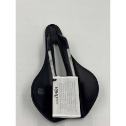 Siodełko Selle Italia Novus Evo Boost Superflow 145 mm pokrycie Soft-Tek