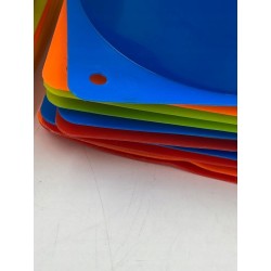 Zestaw Pachołków 15 sztuk do znakowania piłki nożnej TNOMSNO 18 cm OPIS