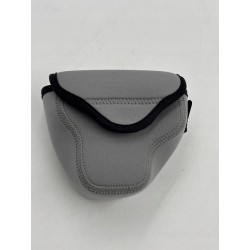 Outlet MegaGear neoprenowy pokrowiec na aparat kompatybilny z Canon EOS M50