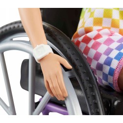 OUTLET Lalka Barbie Fashionistas na wózku rampa HJT13