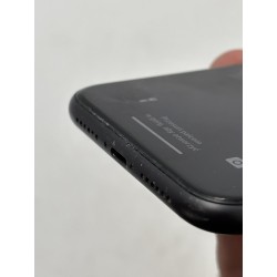 Outlet Smartfon Apple iPhone 11 4 GB / 64 GB 4G LTE czarny 6.1" bat 82 %