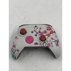 USZKODZONY Turtle Beach pad przewodowy Xbox Series X|S Cherry Blossom OPIS