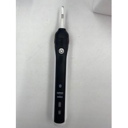 Outlet Szczoteczka elektryczna Oral-B Smart 4 4500 CrossAction czarna OPIS