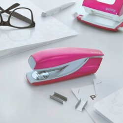 Outlet Zszywacz biurowy metalowy Leitz NeXXt 5502 różowy