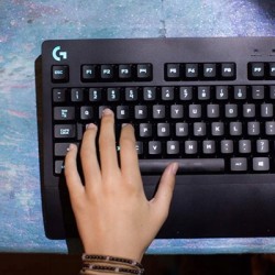 Outlet Klawiatura Logitech G213 membranowa USB z podświetleniem RGB QWERTZ