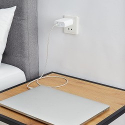 Outlet AMAZON BASICS SZYBKA ŁADOWARKA USB-A USB-C 63W BIAŁA ZASILACZ